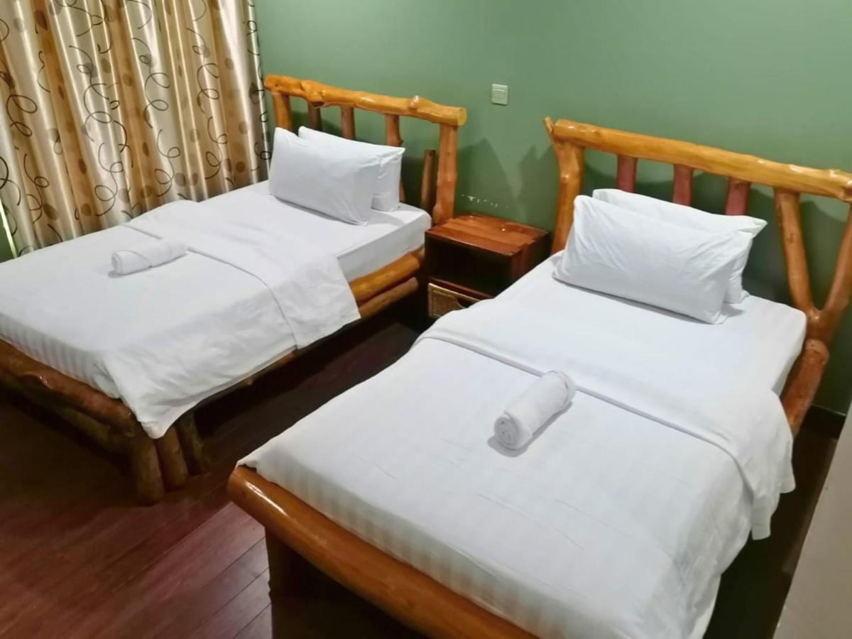 900 Inn Bintulu Esterno foto