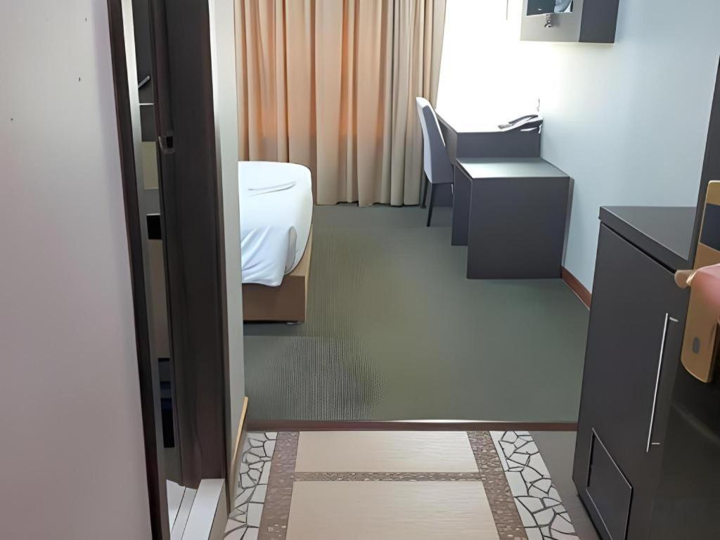 900 Inn Bintulu Esterno foto