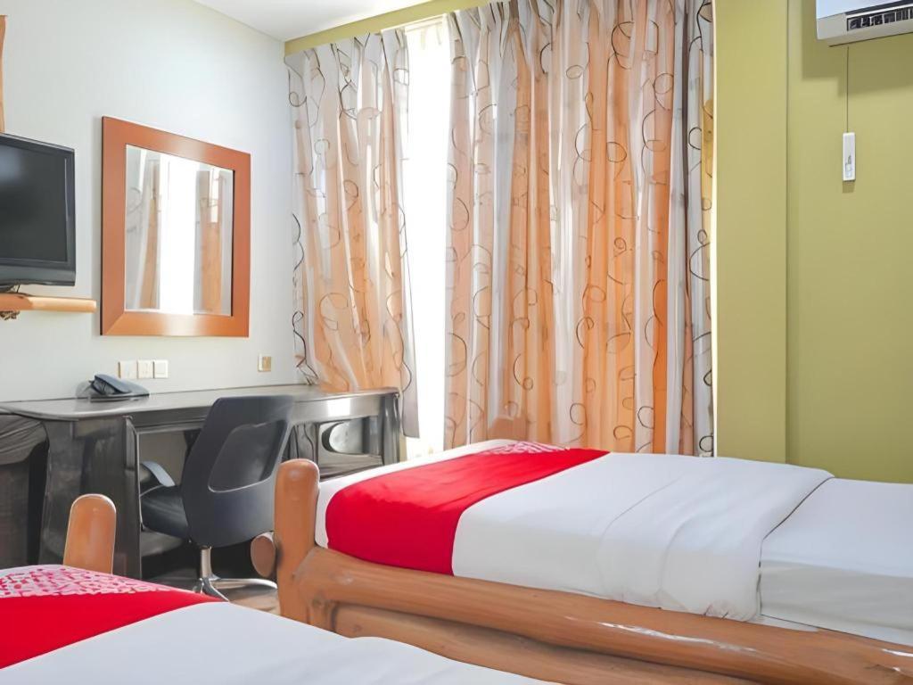 900 Inn Bintulu Esterno foto
