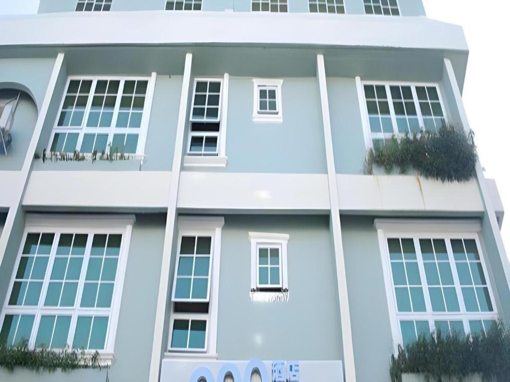 900 Inn Bintulu Esterno foto