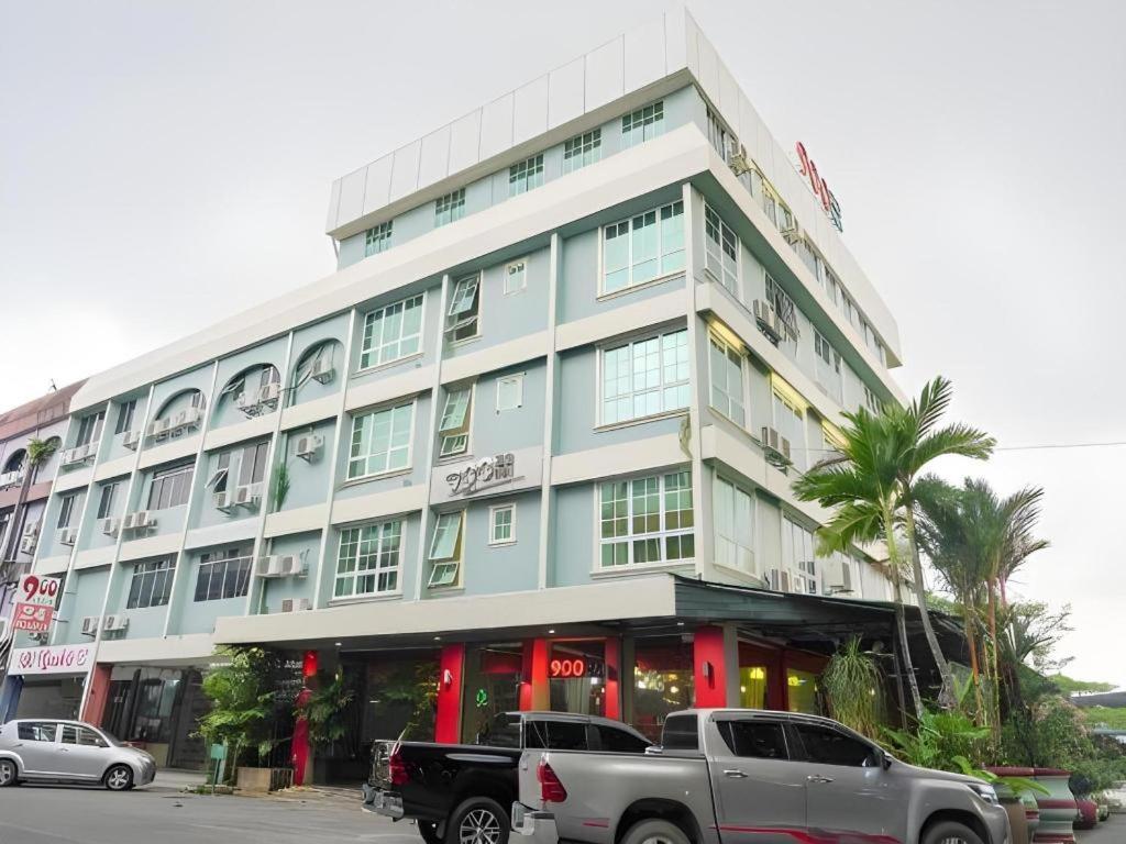 900 Inn Bintulu Esterno foto