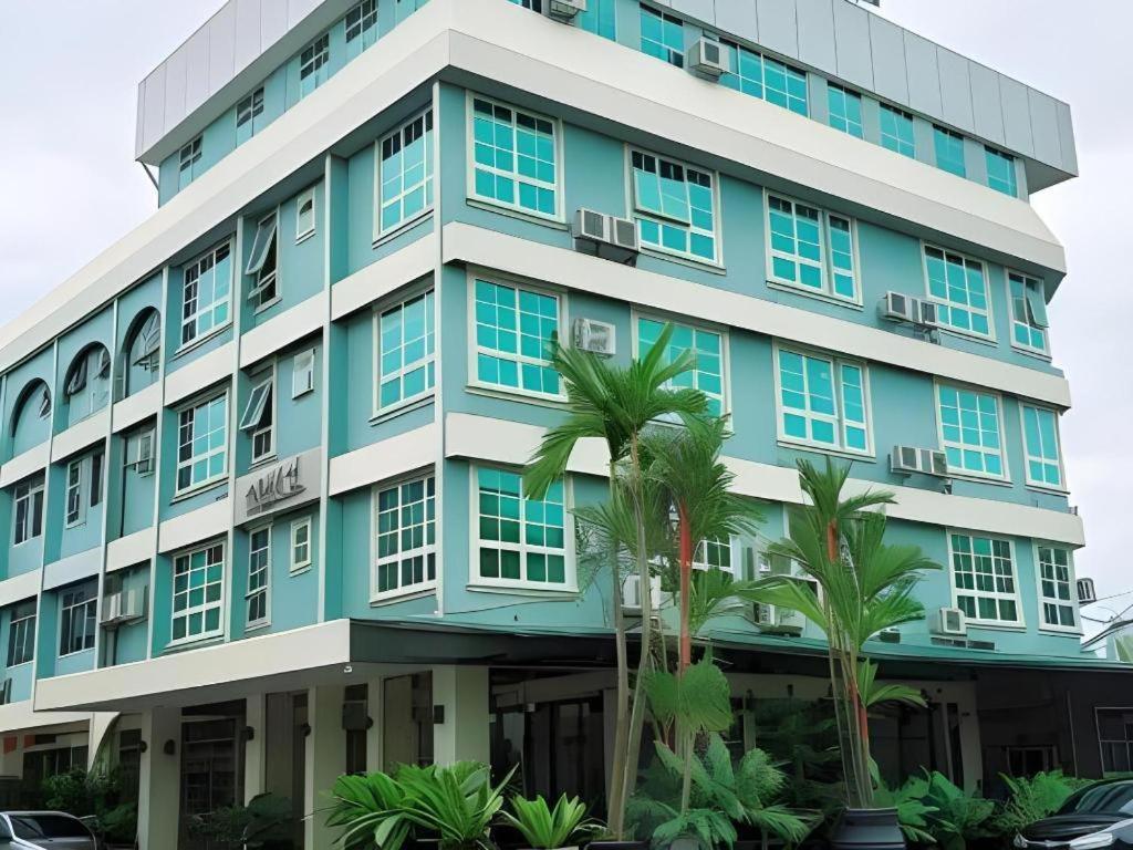 900 Inn Bintulu Esterno foto